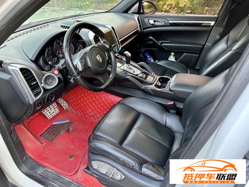  13年保時(shí)捷卡宴轎車 