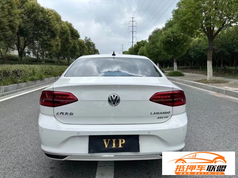  21年大眾凌渡轎車 