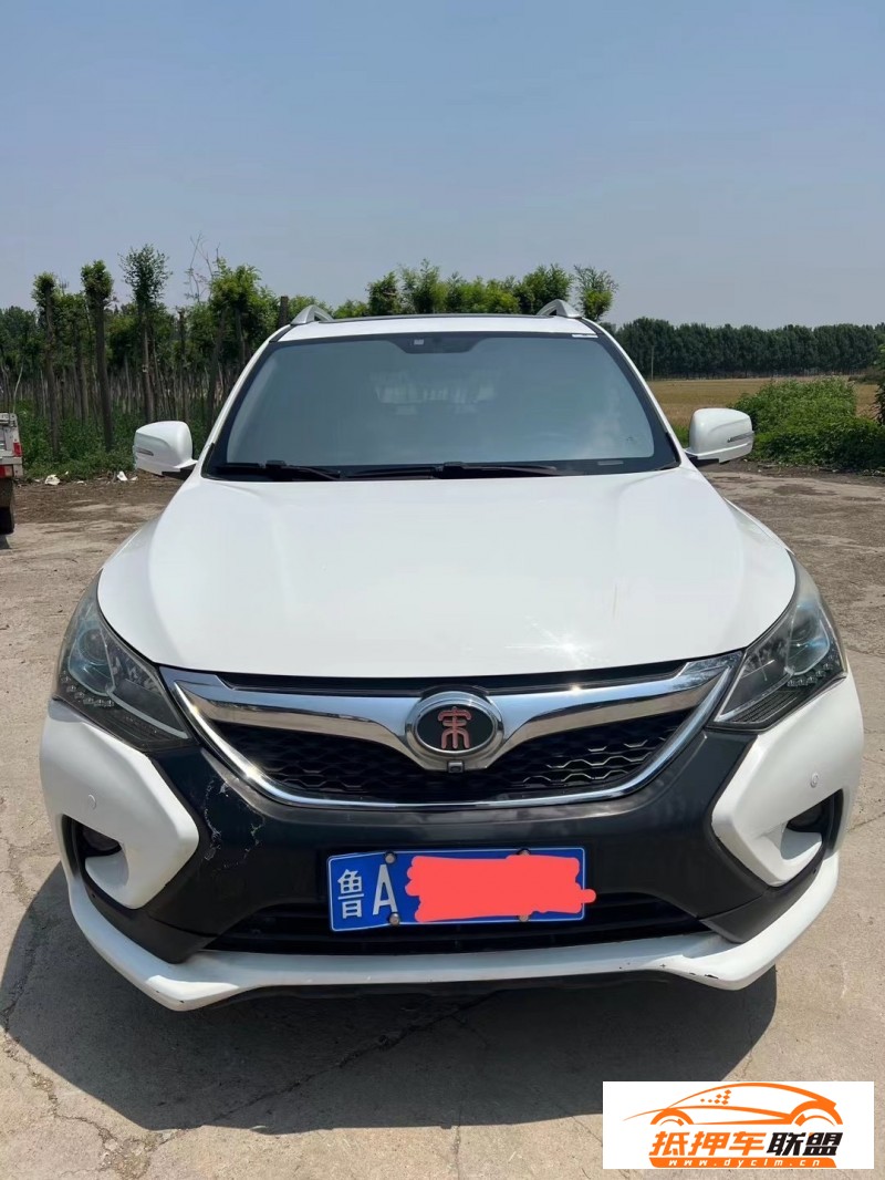  16年比亞迪宋轎車 