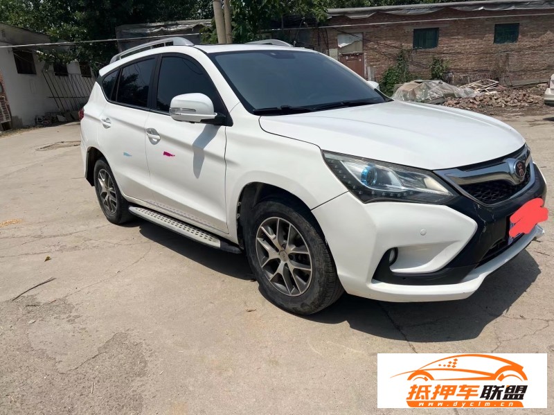  16年比亞迪宋轎車 