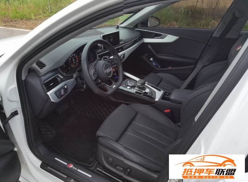  19年奧迪A4L轎車 