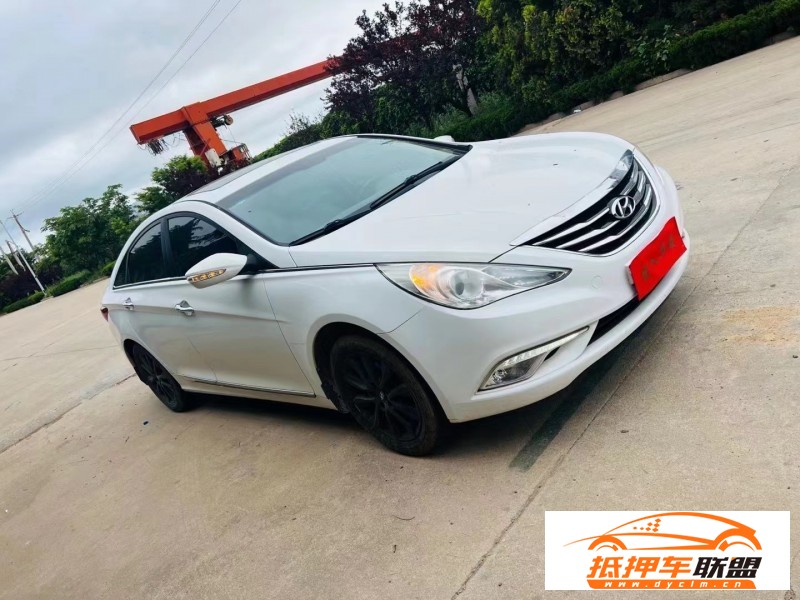  16年現(xiàn)代索納塔八轎車 