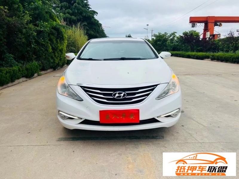  16年現(xiàn)代索納塔八轎車 