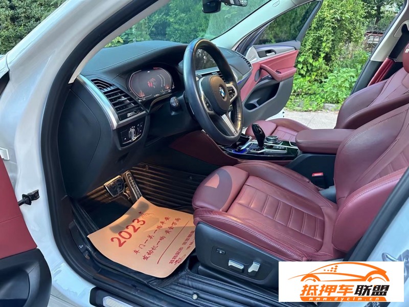  21年寶馬X4轎車 