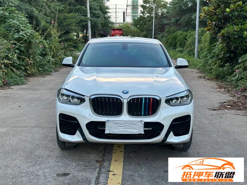  21年寶馬X4轎車 
