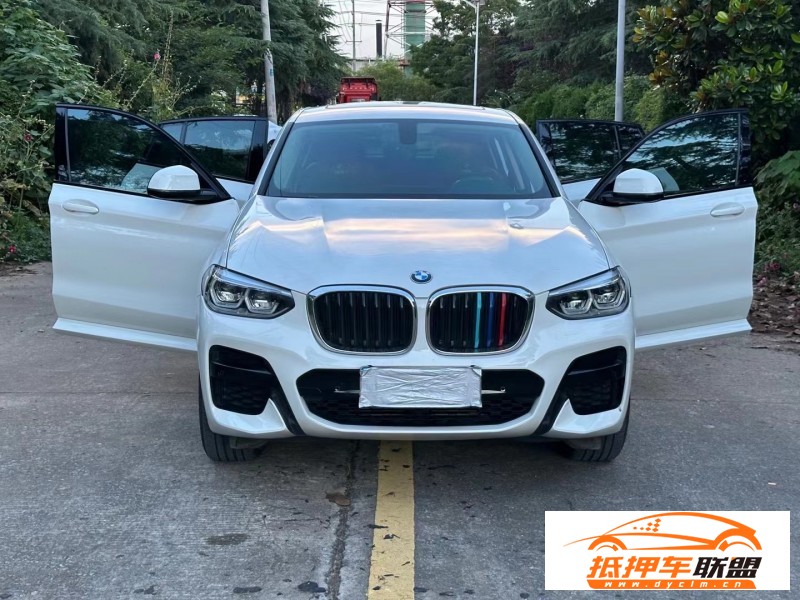  21年寶馬X4轎車 