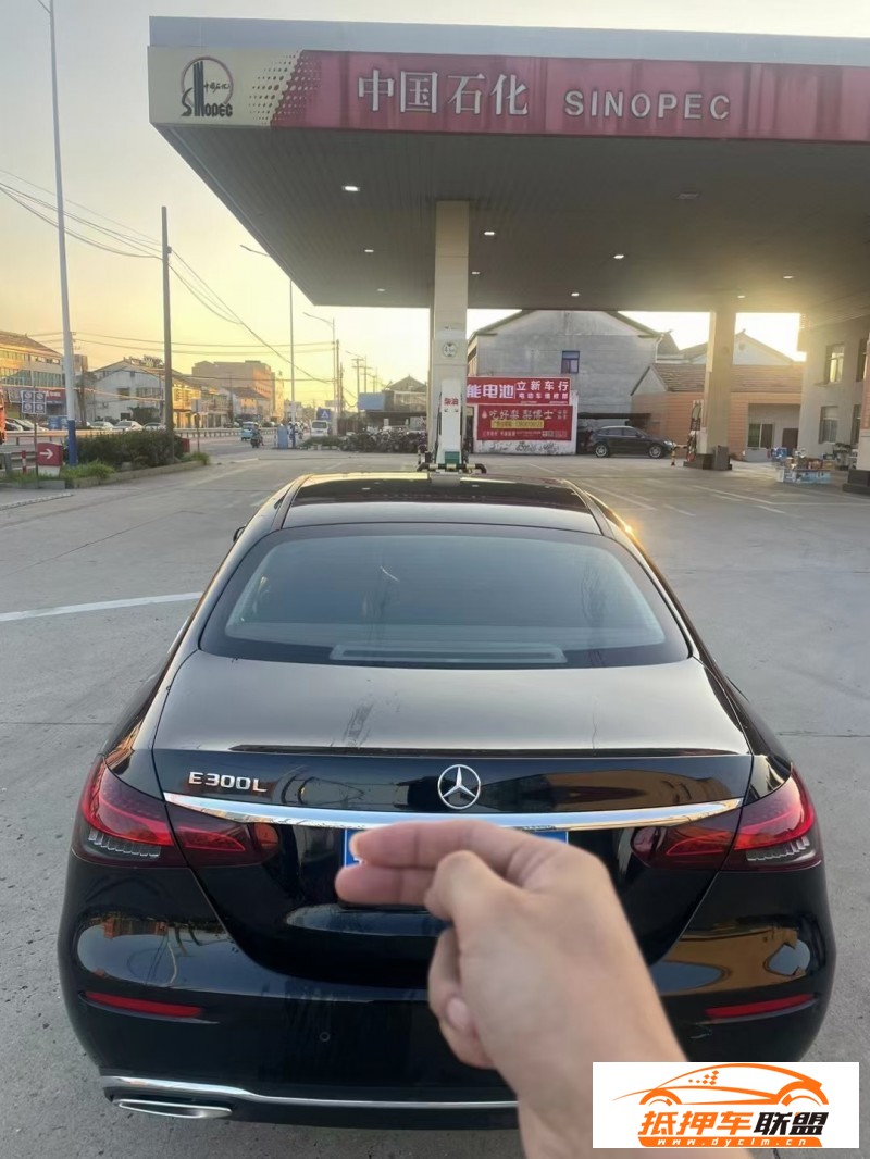  21年奔馳E轎車 