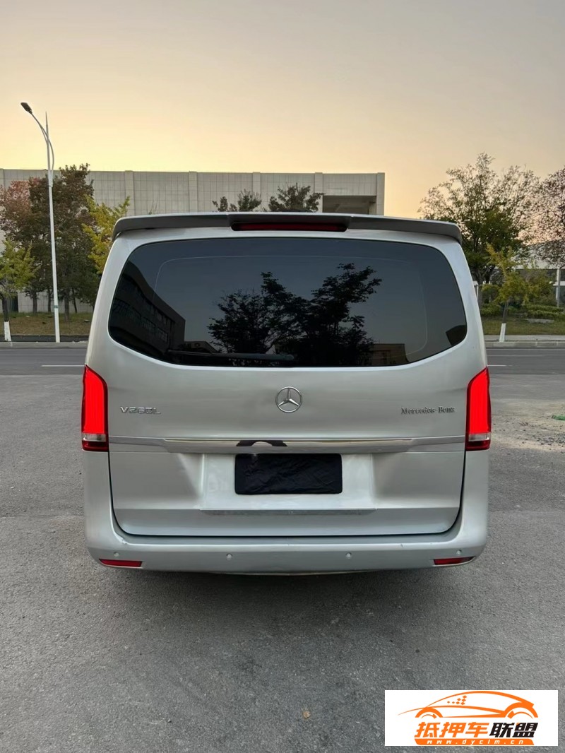  17年奔馳威霆MPV 