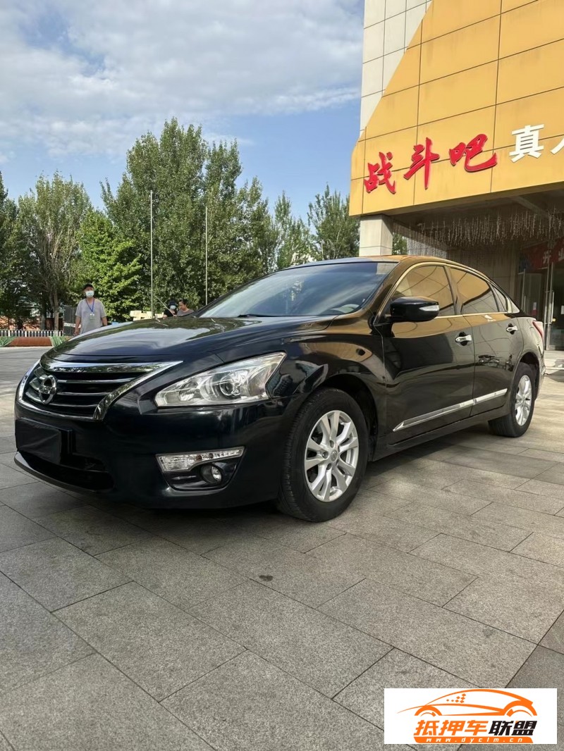 16年日產(chǎn)天籟轎車 