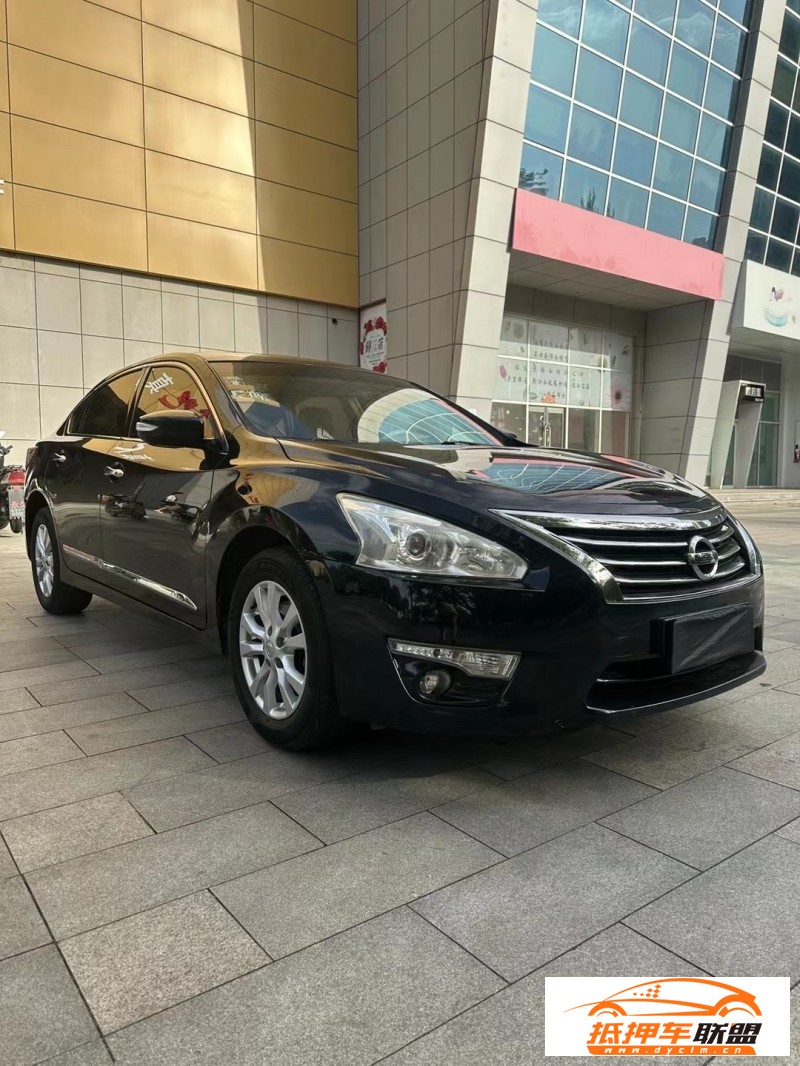  16年日產(chǎn)天籟轎車 