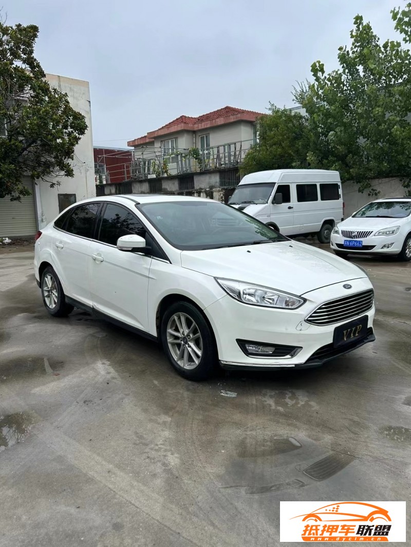  15年福特福克斯轎車 