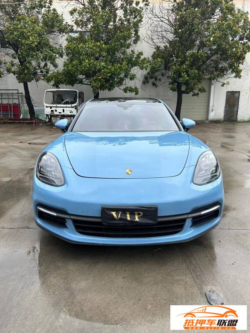  18年保時(shí)捷帕納梅拉轎車 