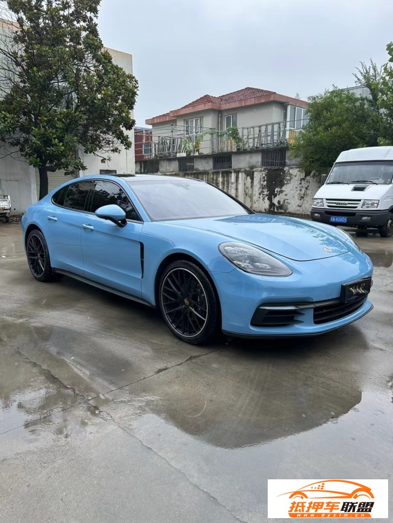  18年保時(shí)捷帕納梅拉轎車 