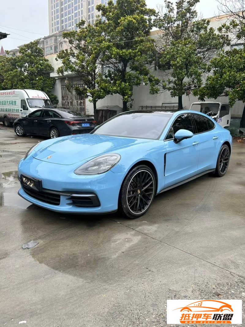  18年保時(shí)捷帕納梅拉轎車 