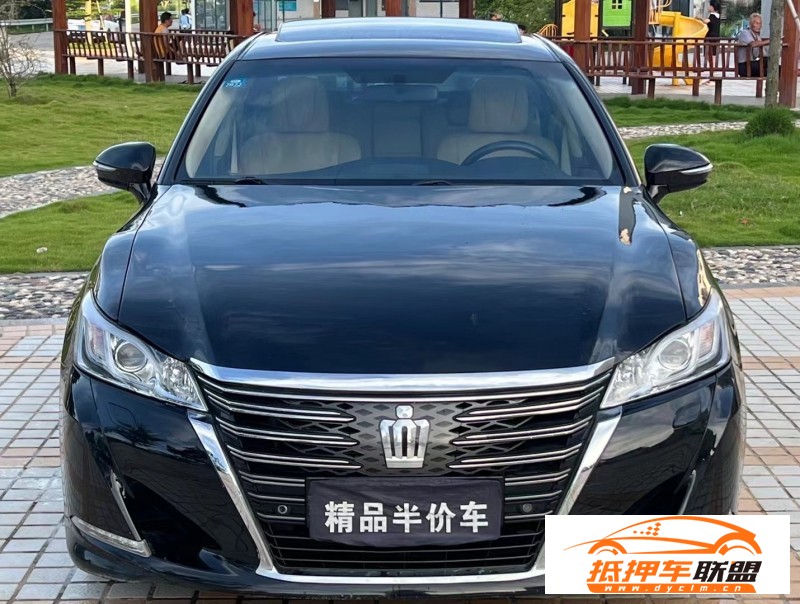 16年豐田皇冠轎車 