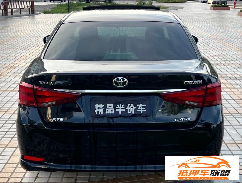  16年豐田皇冠轎車 