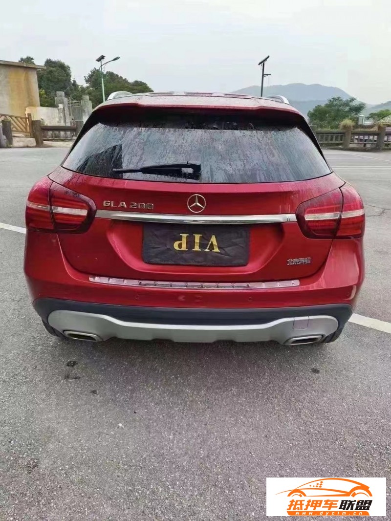  18年奔馳GLA轎車 