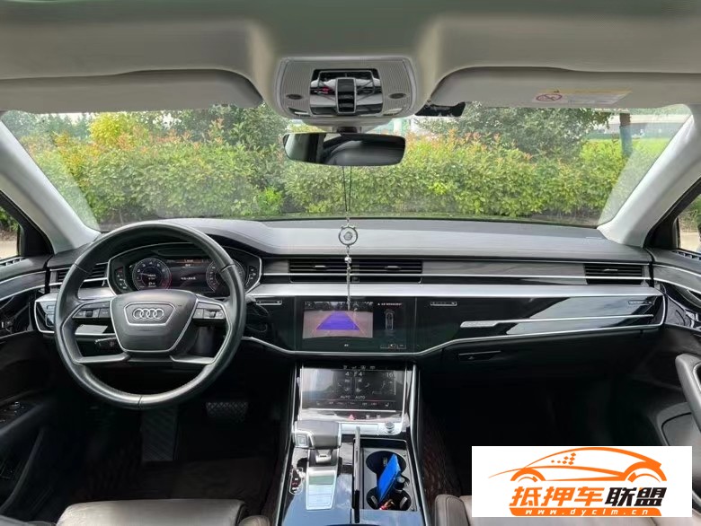  20年奧迪A8L轎車 