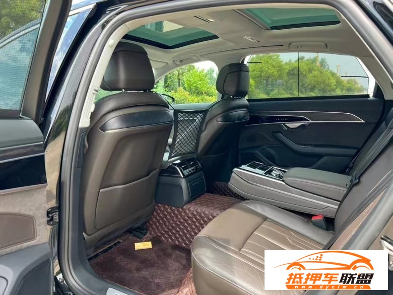  20年奧迪A8L轎車 