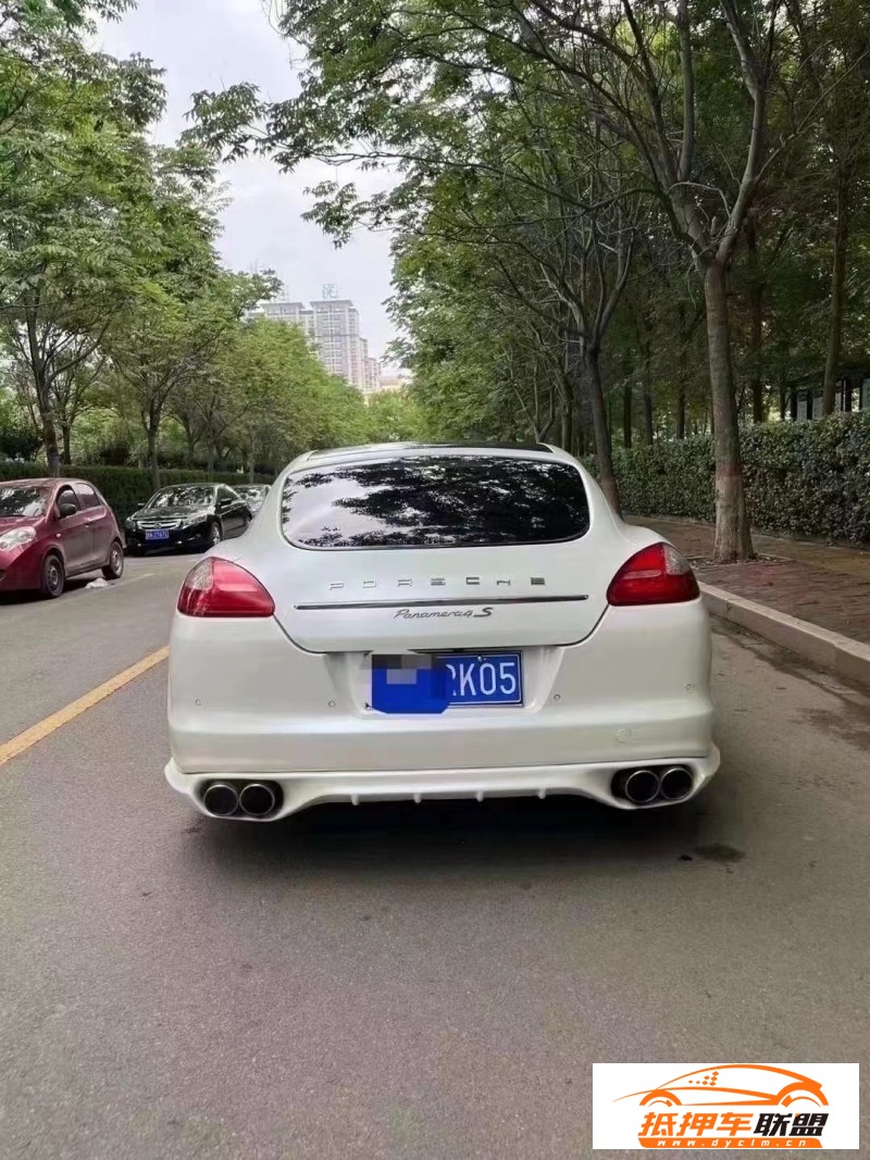  13年保時捷帕納梅拉轎車 