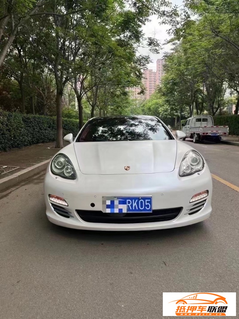  13年保時捷帕納梅拉轎車 
