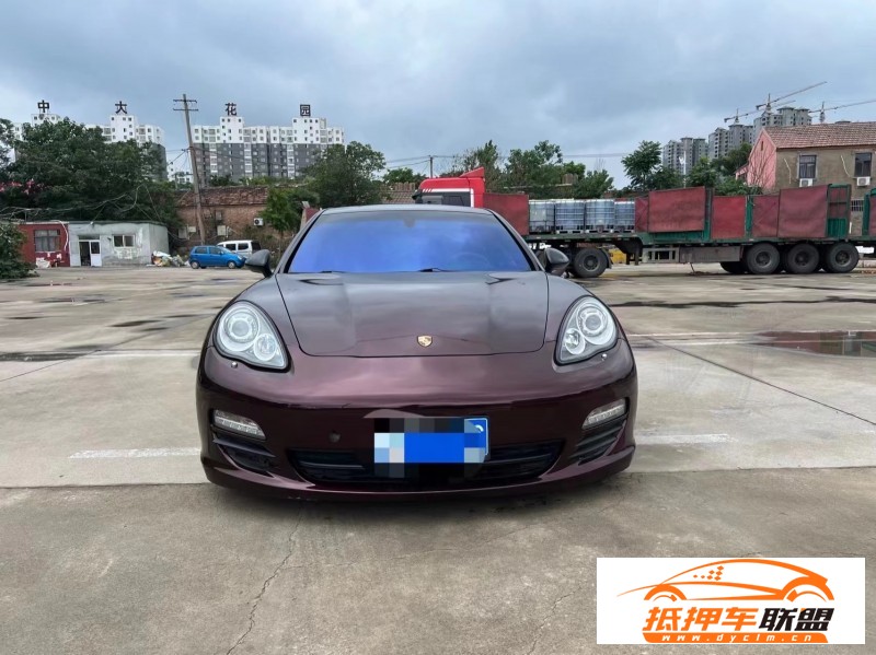  12年保時捷帕納梅拉轎車 