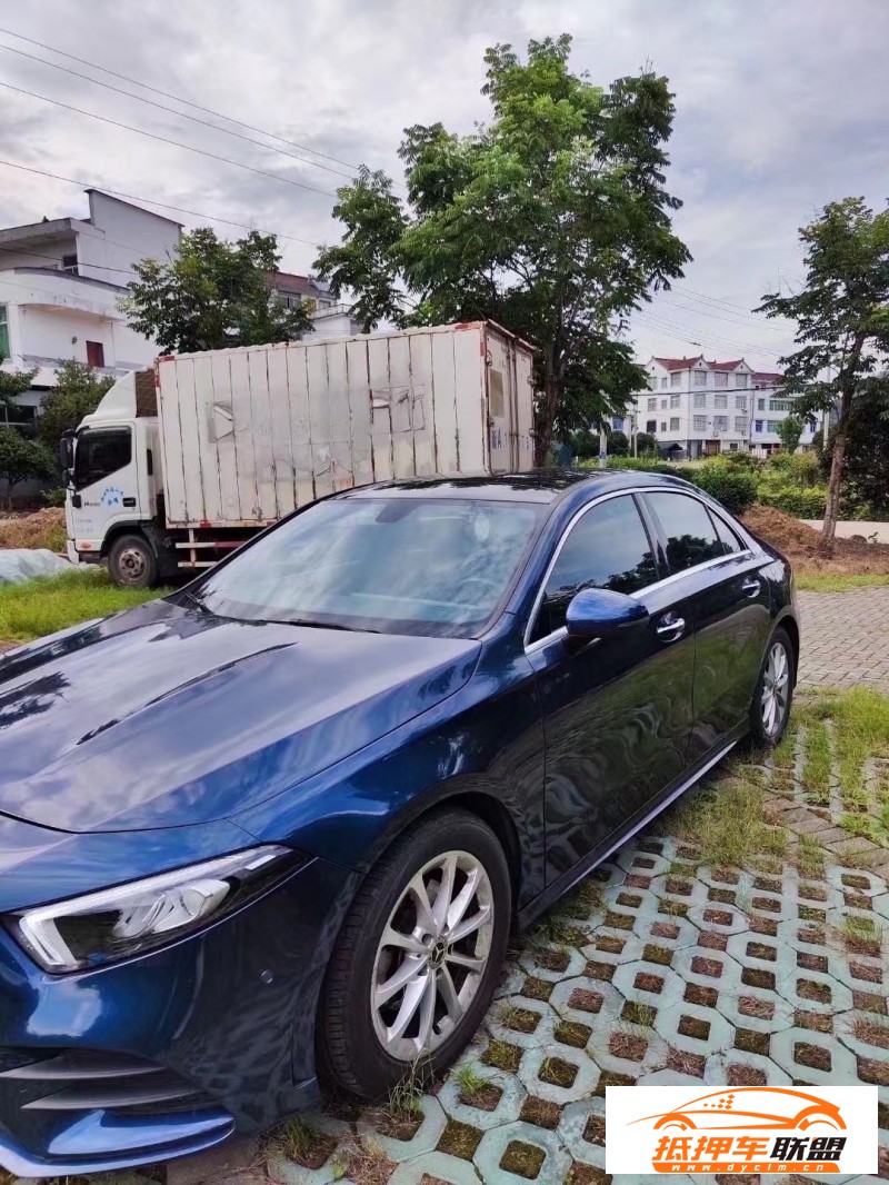  19年奔馳A轎車 