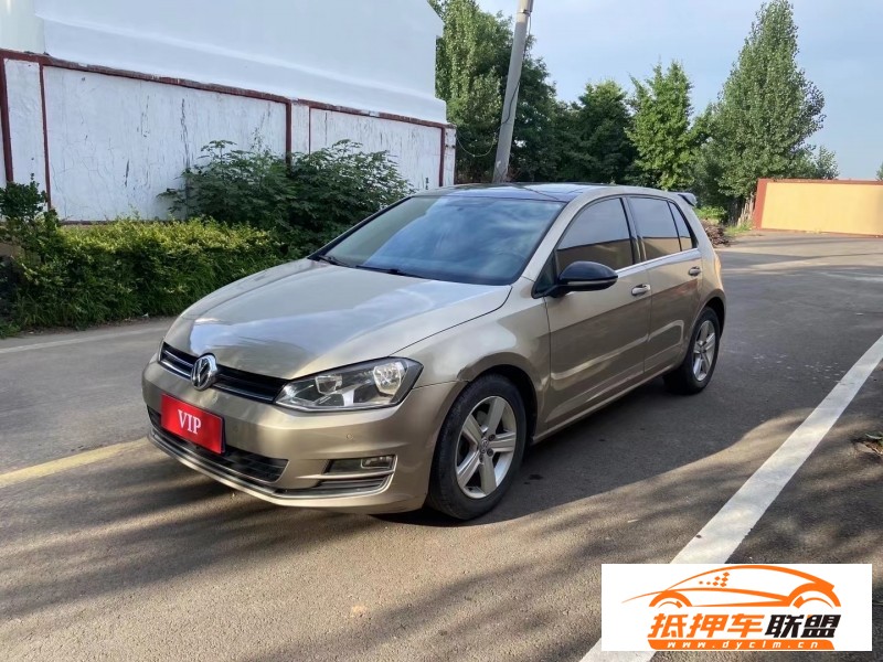  17年大眾高爾夫轎車 