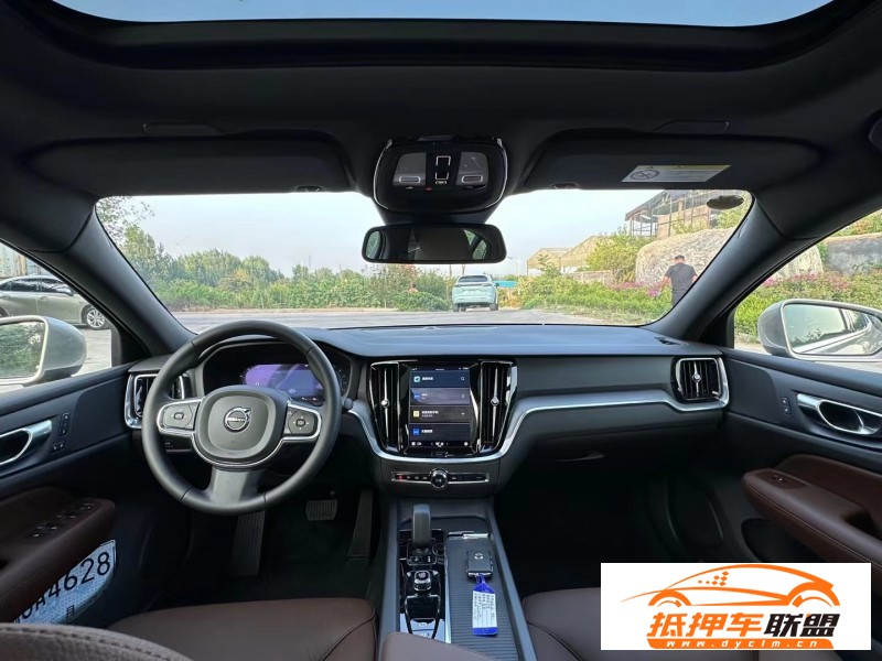  23年沃爾沃S60轎車 