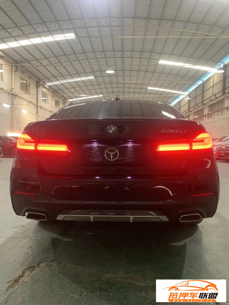  22年寶馬5系轎車 