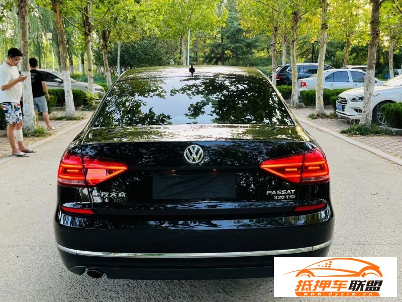  17年大眾帕薩特轎車 