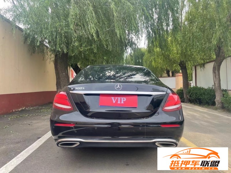  18年奔馳E轎車 