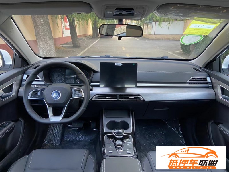 23年比亞迪秦轎車 