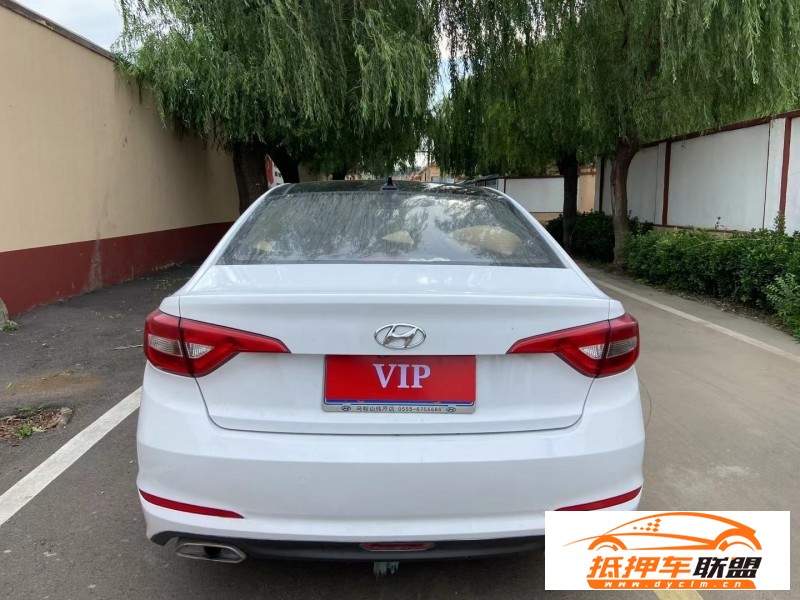  15年現(xiàn)代索納塔轎車(chē) 