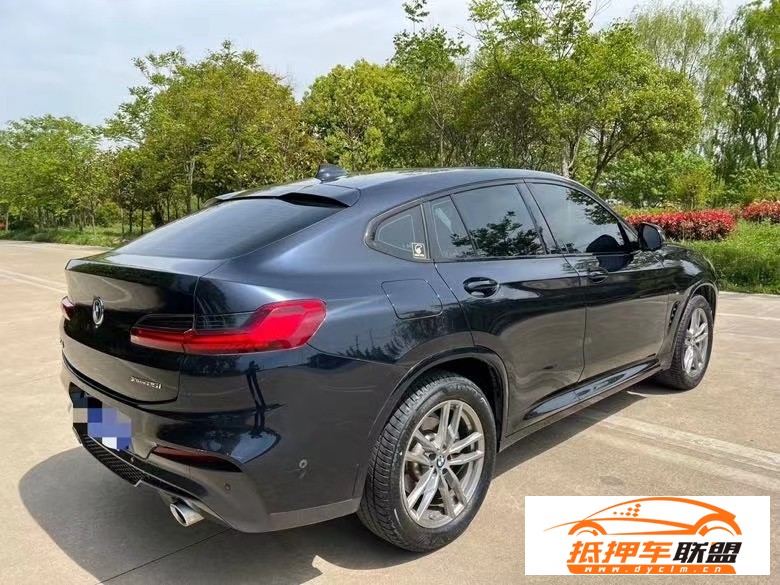  21年寶馬X4轎車 