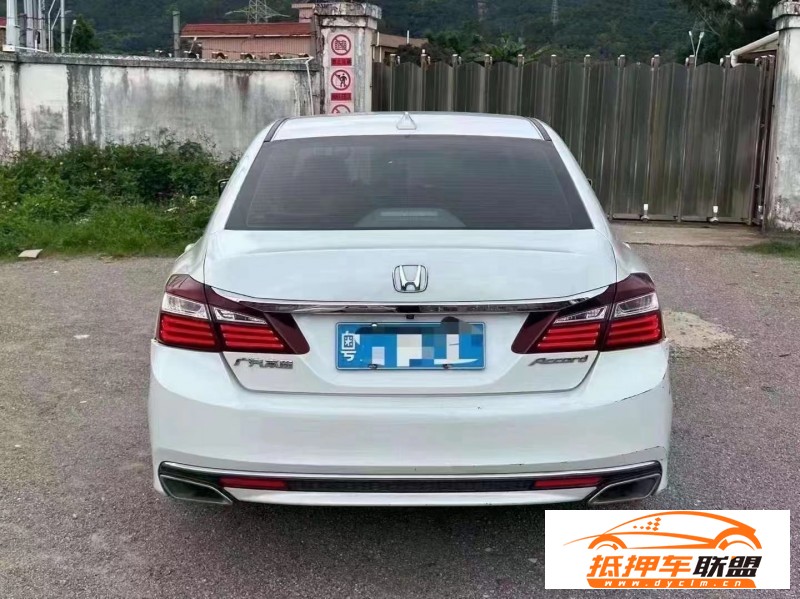  17年本田雅閣轎車 