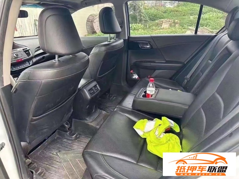  17年本田雅閣轎車 