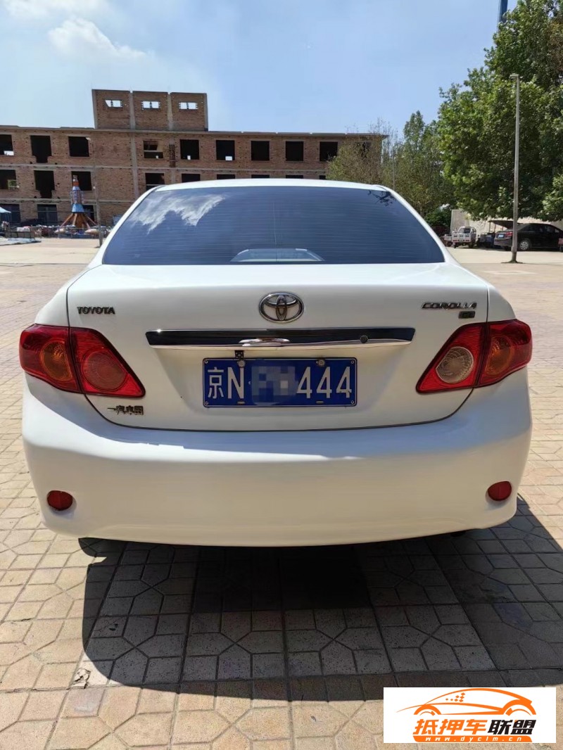  10年豐田卡羅拉轎車 