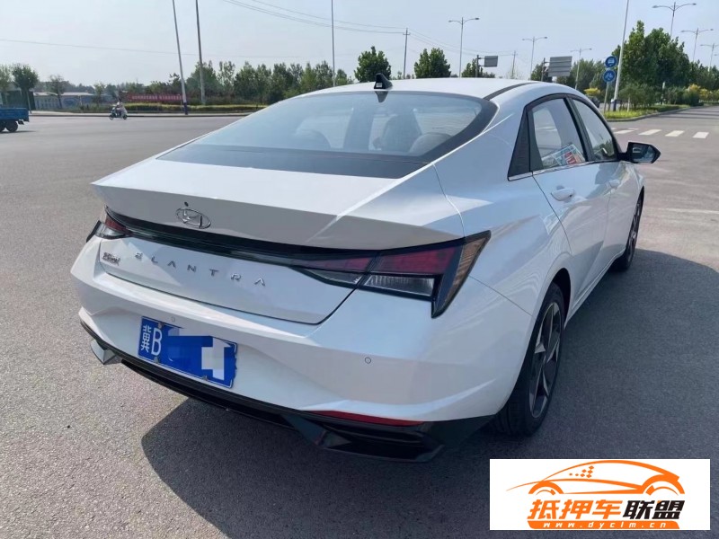  23年現(xiàn)代伊蘭特轎車 
