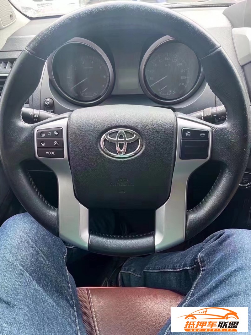 16年豐田普拉多轎車 