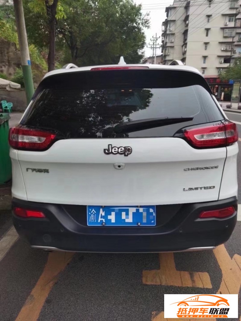  21年Jeep自由光轎車 