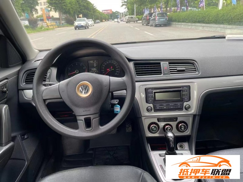  16年大眾朗逸轎車 