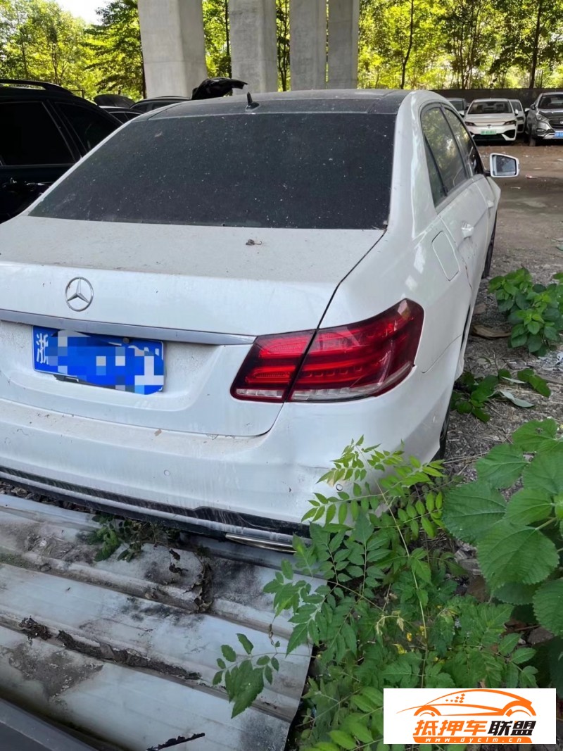  14年奔馳E轎車 