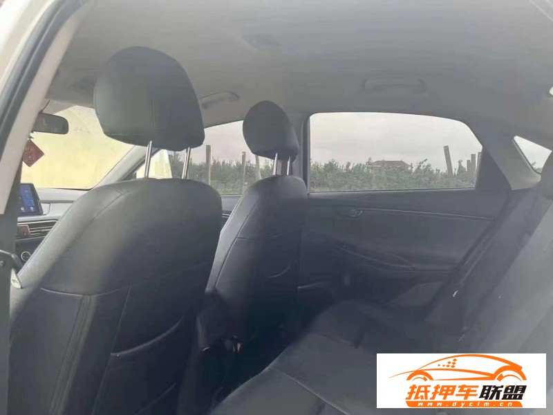  21年現(xiàn)代悅動轎車 
