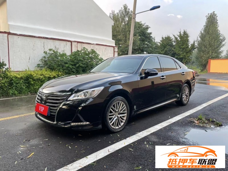  16年豐田皇冠轎車 
