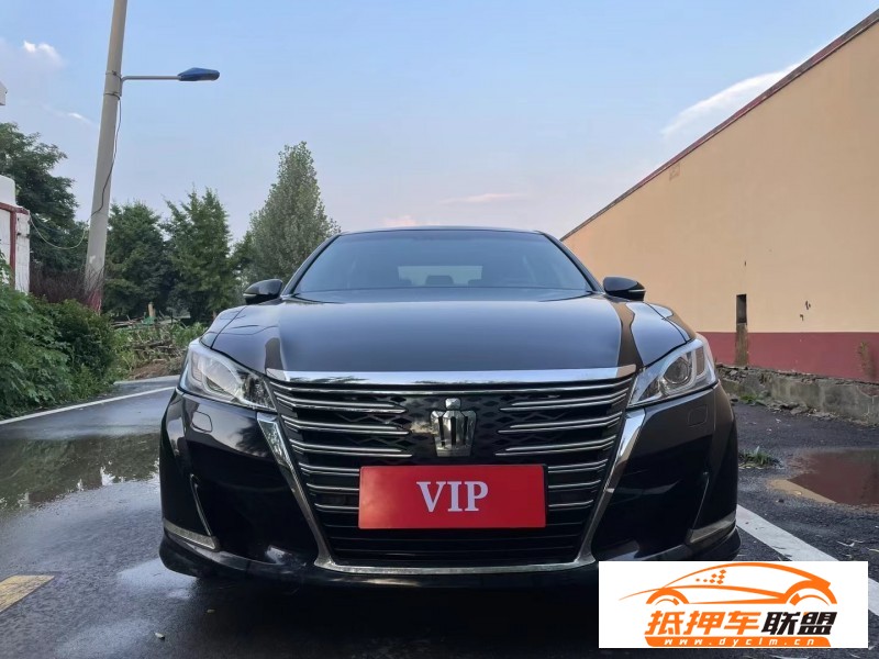  16年豐田皇冠轎車 