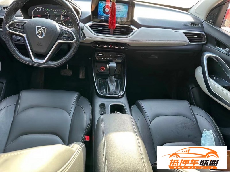  19年寶駿寶駿530轎車 