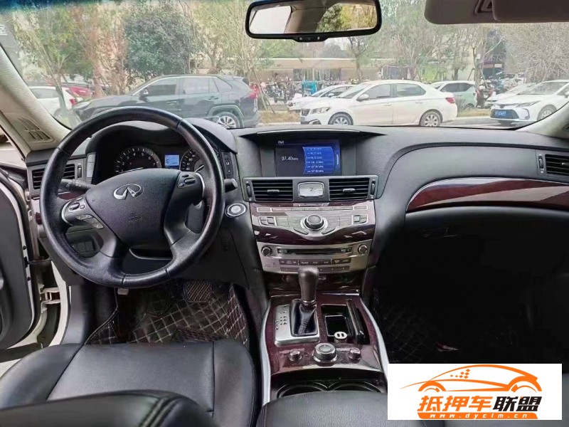  18年英菲尼迪Q70轎車 