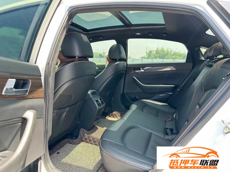  18年現(xiàn)代索納塔轎車 