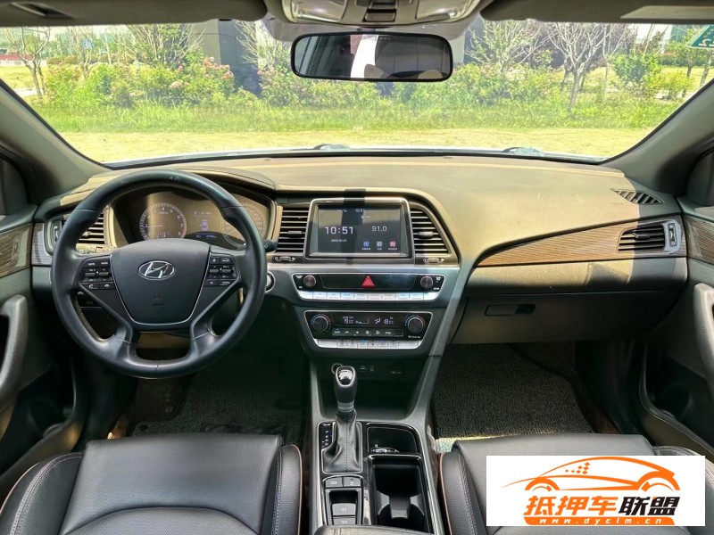  18年現(xiàn)代索納塔轎車 